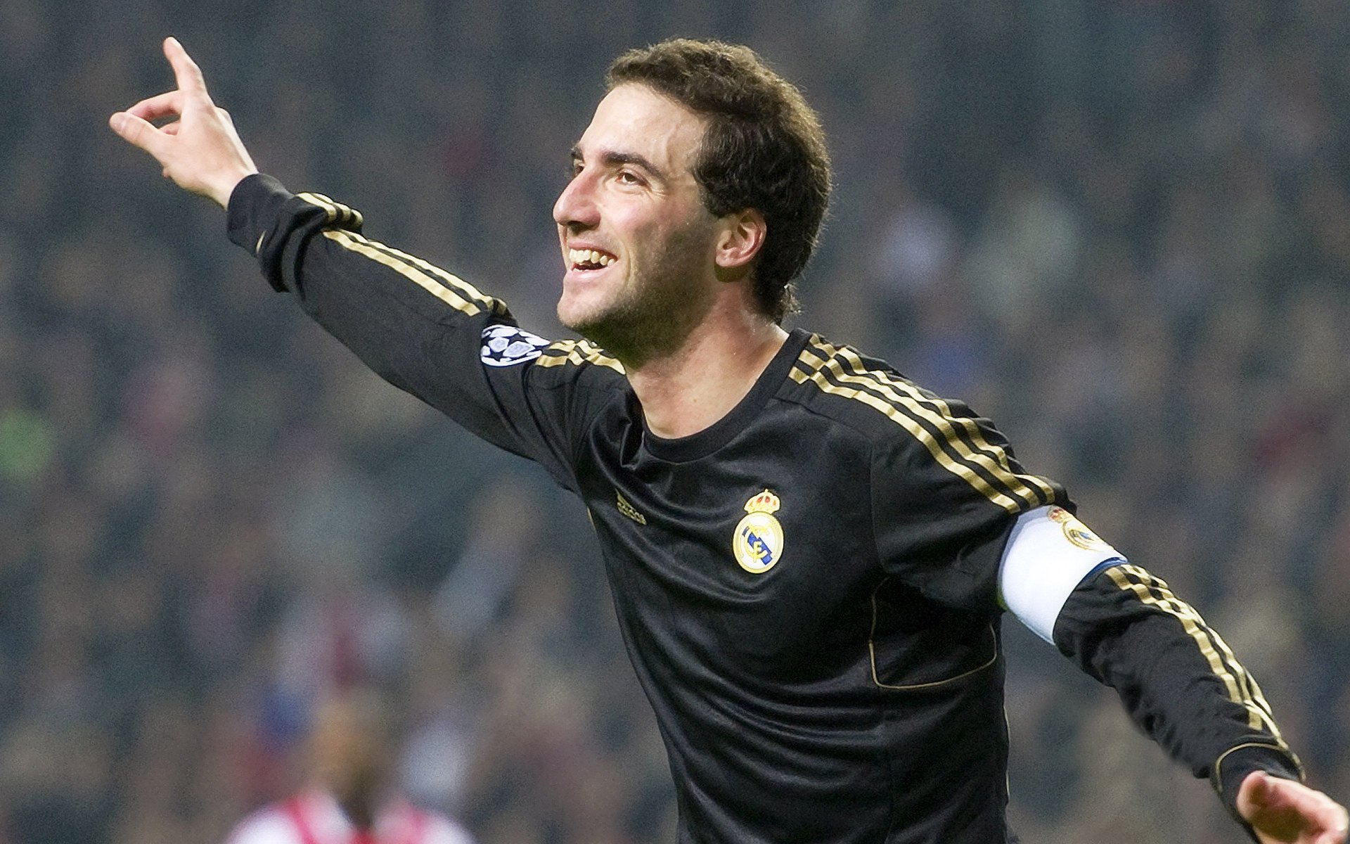 “新加坡迎接泳坛盛会，2025世界游泳锦标赛如火如荼”